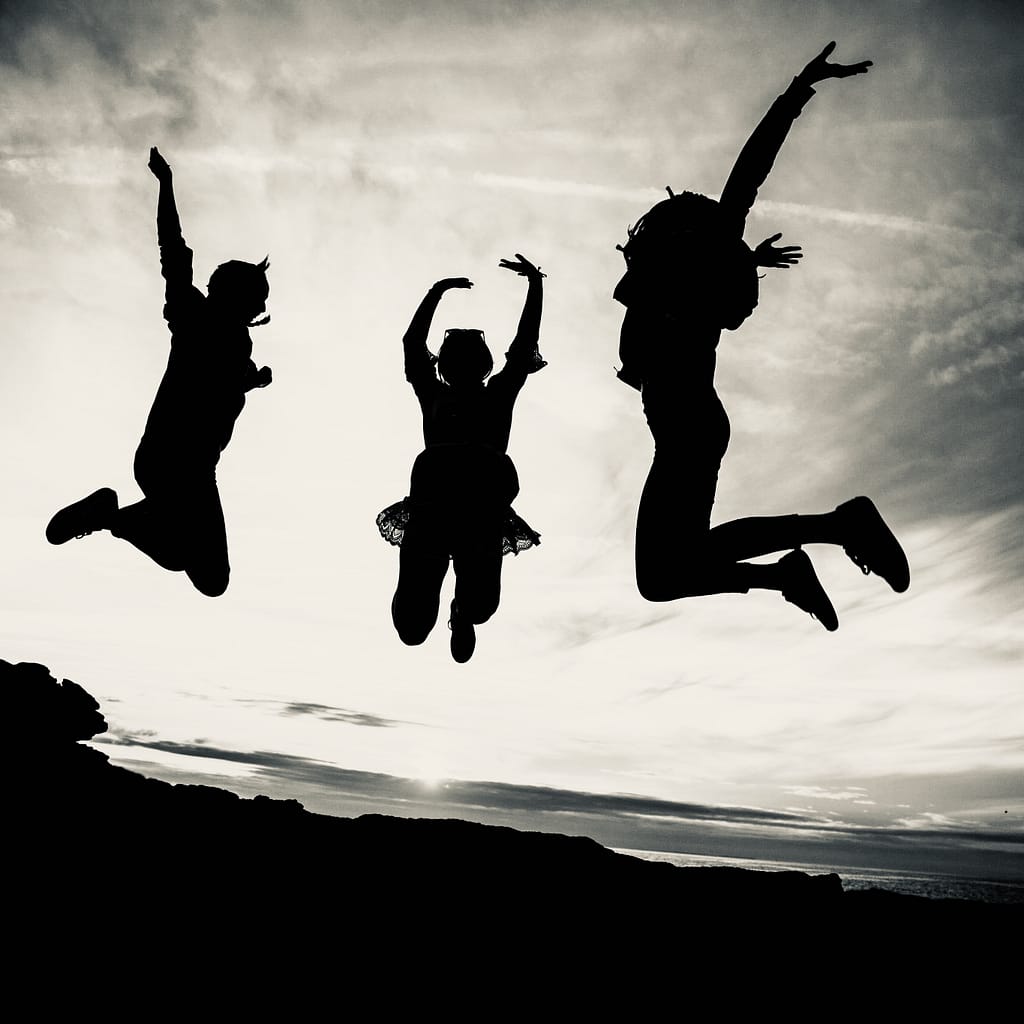 Move better, Feel energised. Fluid. Free. Alive. With the help of a personal trainer and movement coach.